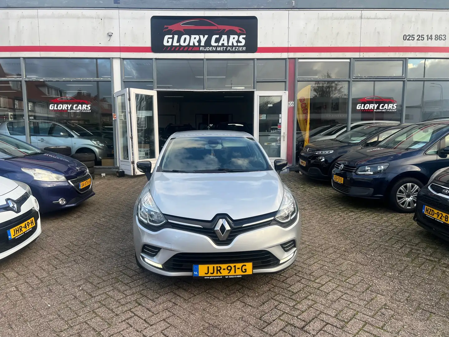 Renault Clio 0.9 TCe BoseNAVI.CRUISE,PDC Grijs - 1