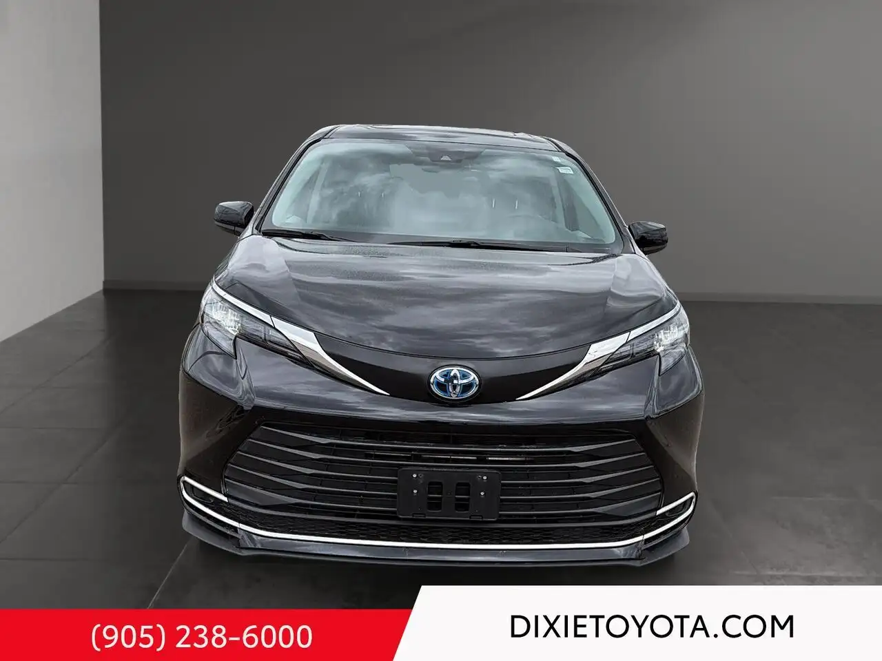 Toyota Sienna снимка Toyota Sienna