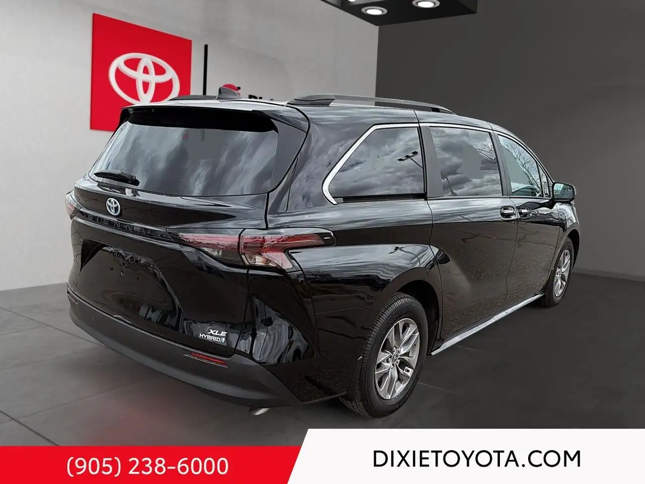Toyota Sienna снимка Toyota Sienna
