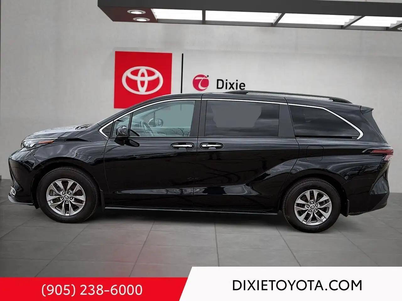 Toyota Sienna снимка Toyota Sienna