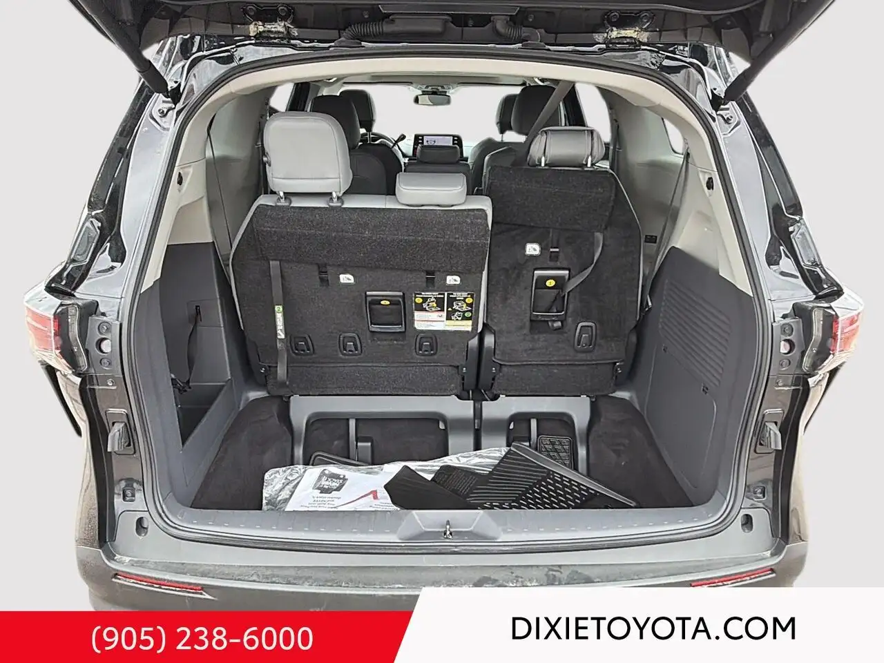 Toyota Sienna снимка Toyota Sienna