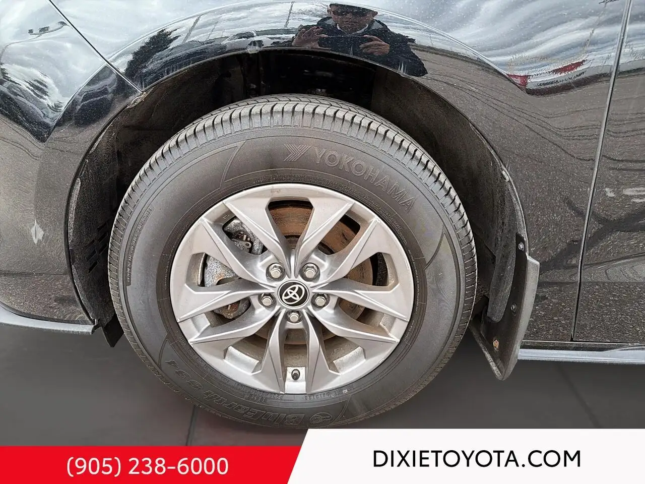 Toyota Sienna снимка Toyota Sienna
