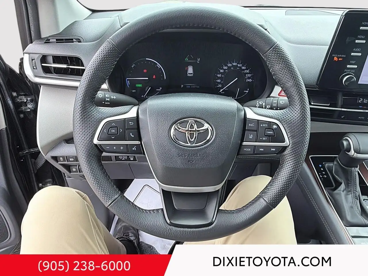 Toyota Sienna снимка Toyota Sienna