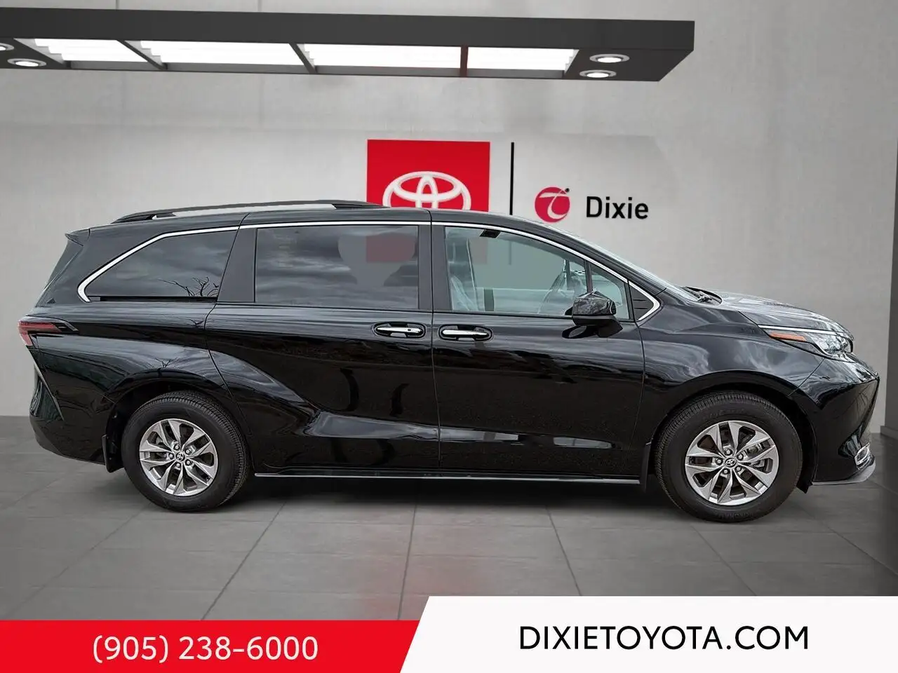 Toyota Sienna снимка Toyota Sienna