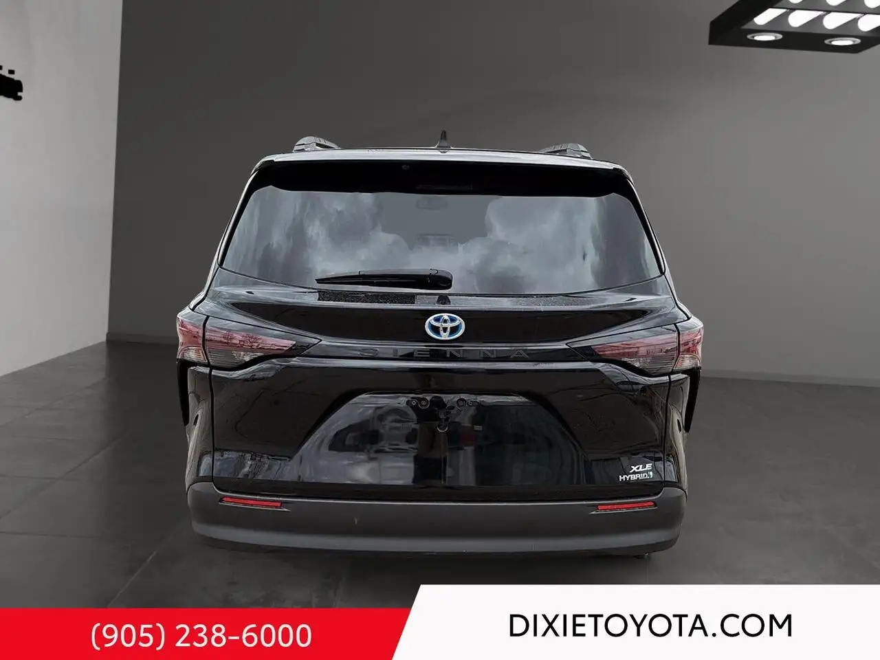 Toyota Sienna снимка Toyota Sienna