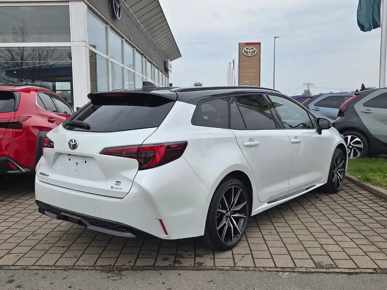 Toyota Corolla TS 2,0l Hybrid GR Sport 6