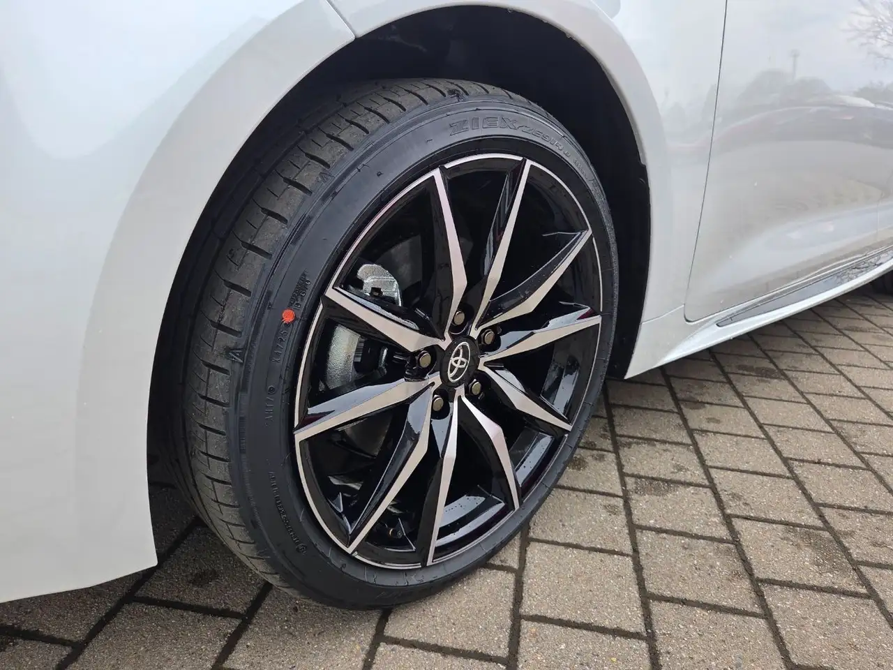 Toyota Corolla TS 2,0l Hybrid GR Sport 8