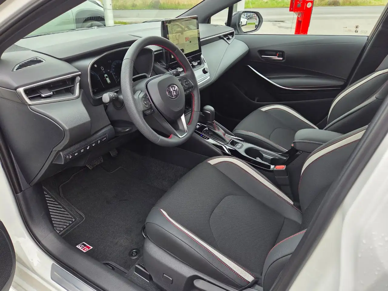 Toyota Corolla TS 2,0l Hybrid GR Sport 9