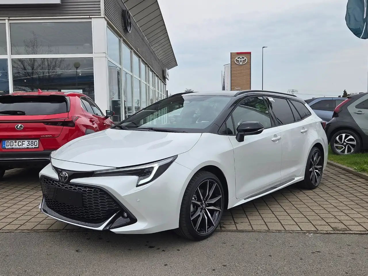 Toyota Corolla TS 2,0l Hybrid GR Sport 2