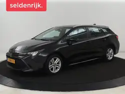 Toyota Corolla Corolla Hatchback 5-Door Lichtmetalen velgen, LED verlichting, Parkeerhulp met camera, Alarm, Adaptieve Cruise Control, Lane Departure Warning Systeem, Navigatiesysteem, Verkeersbordherkenning