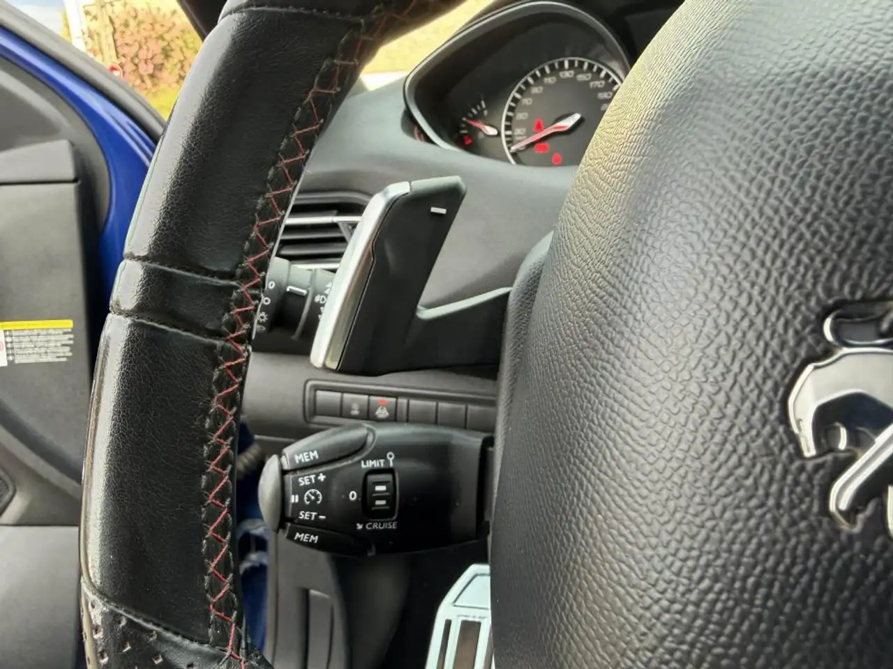 Peugeot 308 308 — photo 28