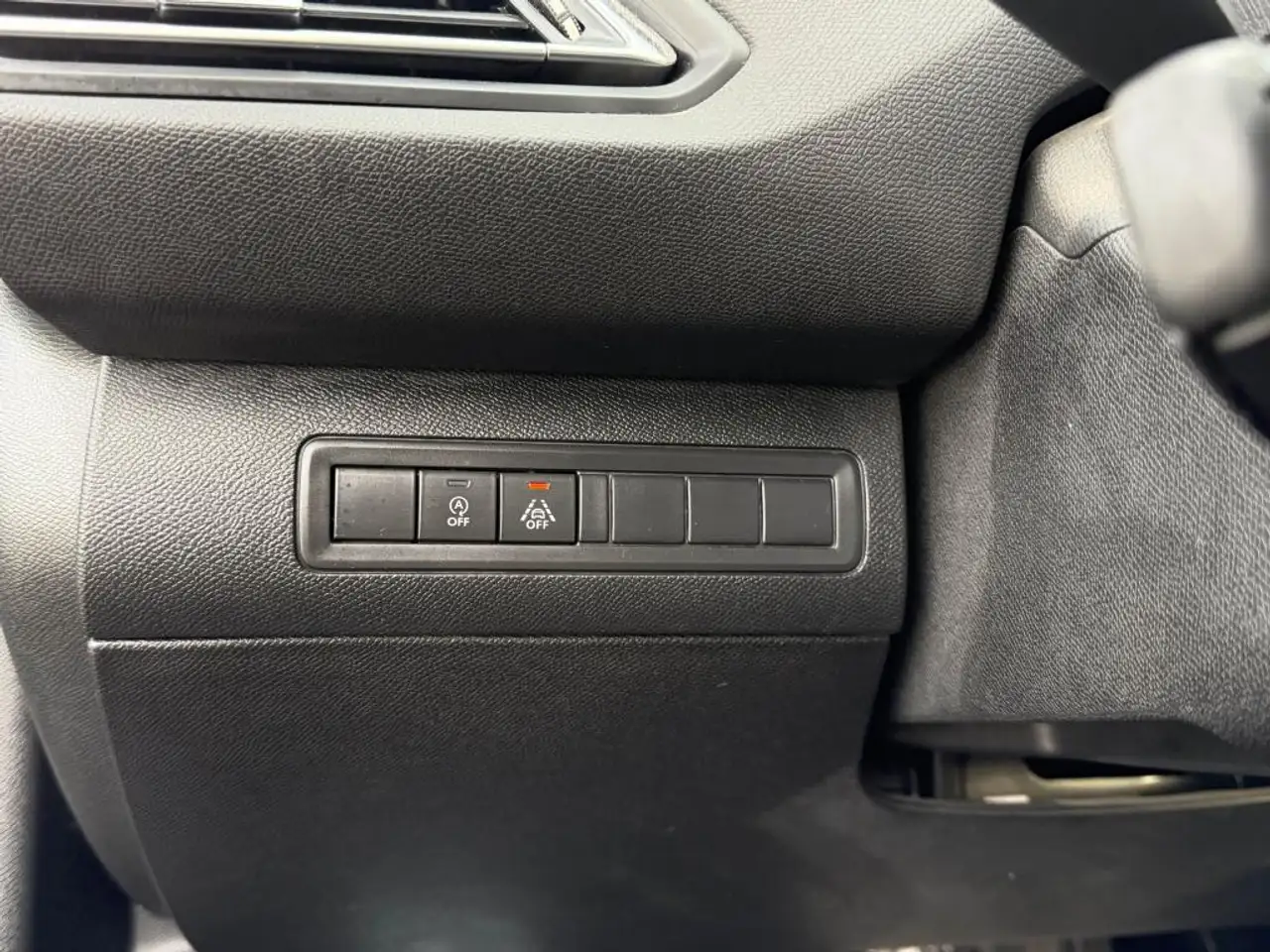 Peugeot 308 308 — photo 24