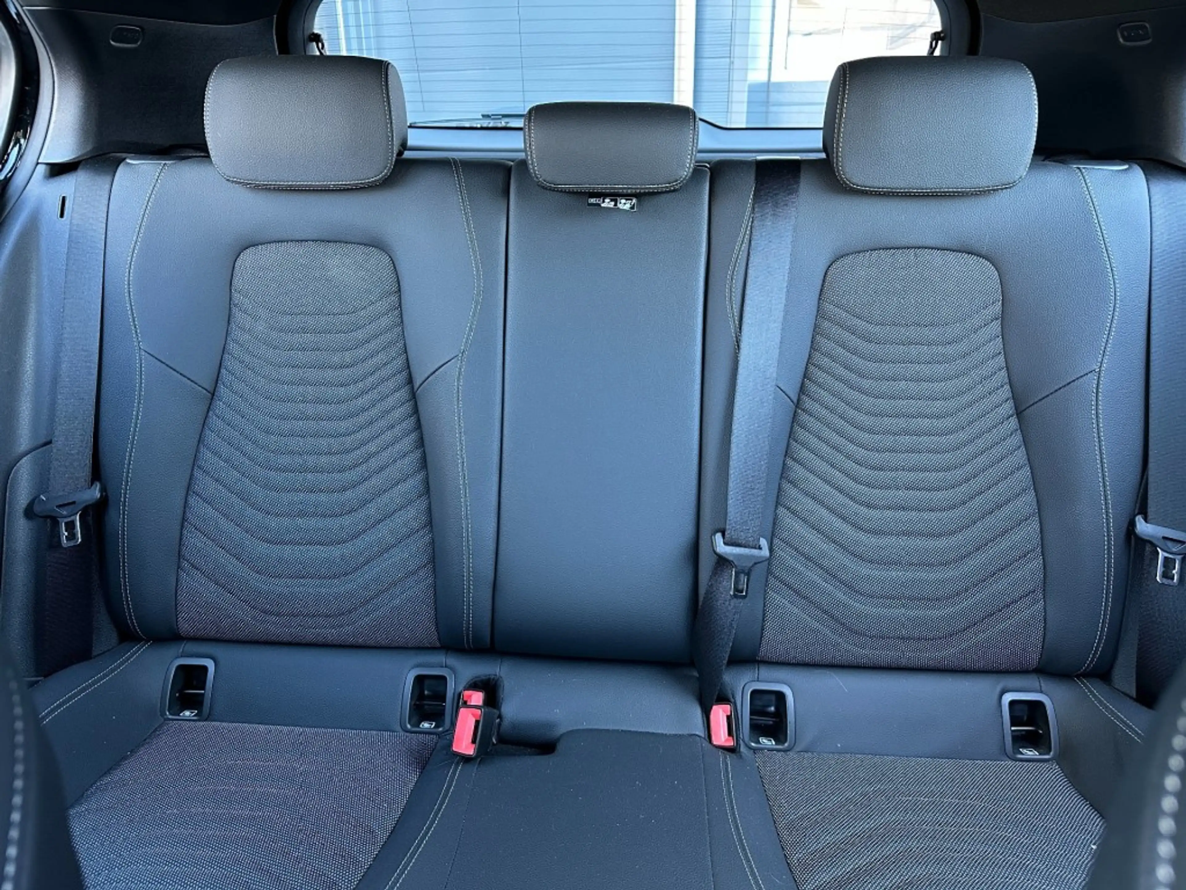 Mercedes-Benz A 250 A250e Plug-in Hybride met airco, PDC, Apple CarPla — photo 27