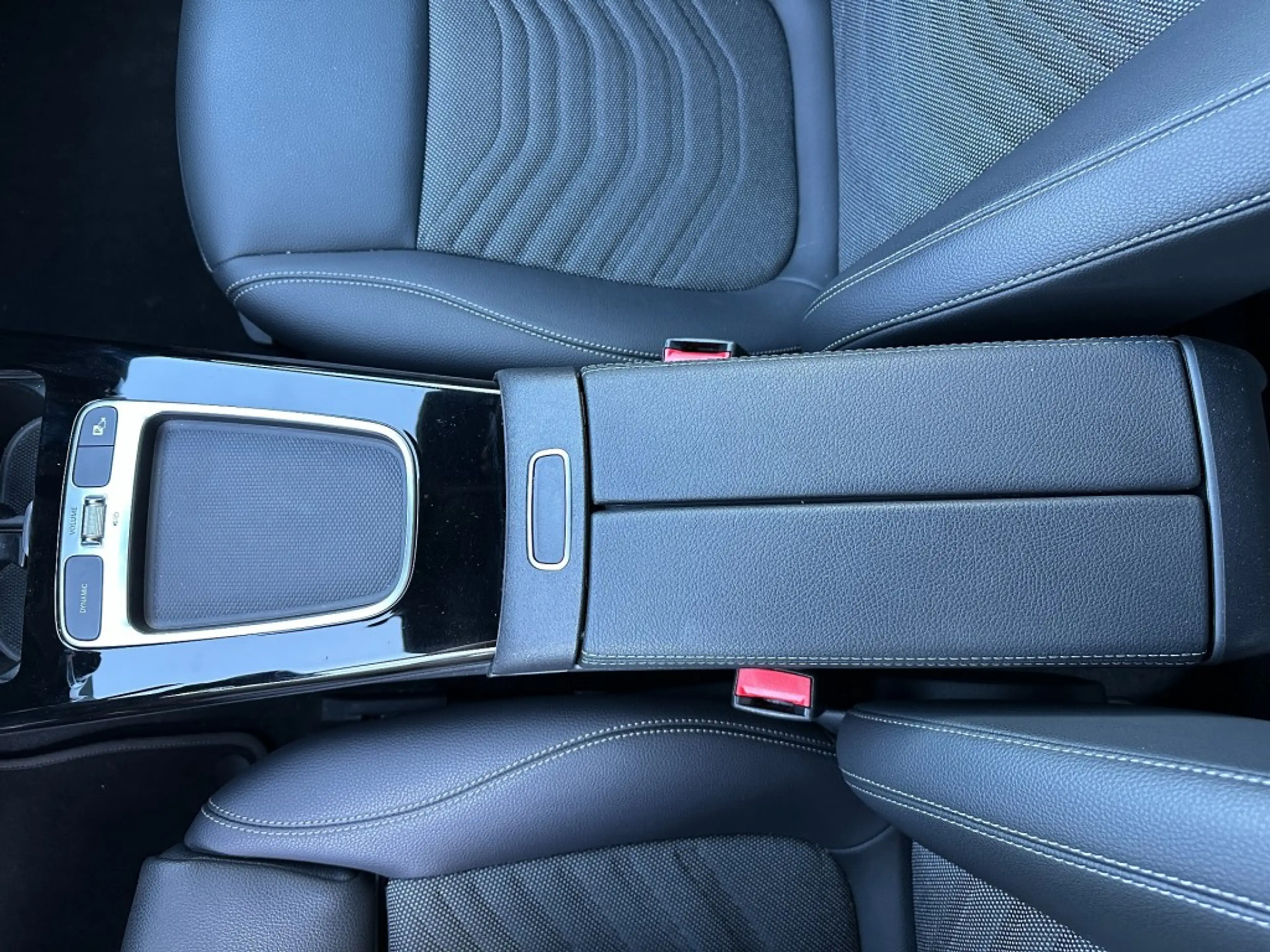 Mercedes-Benz A 250 A250e Plug-in Hybride met airco, PDC, Apple CarPla — photo 22