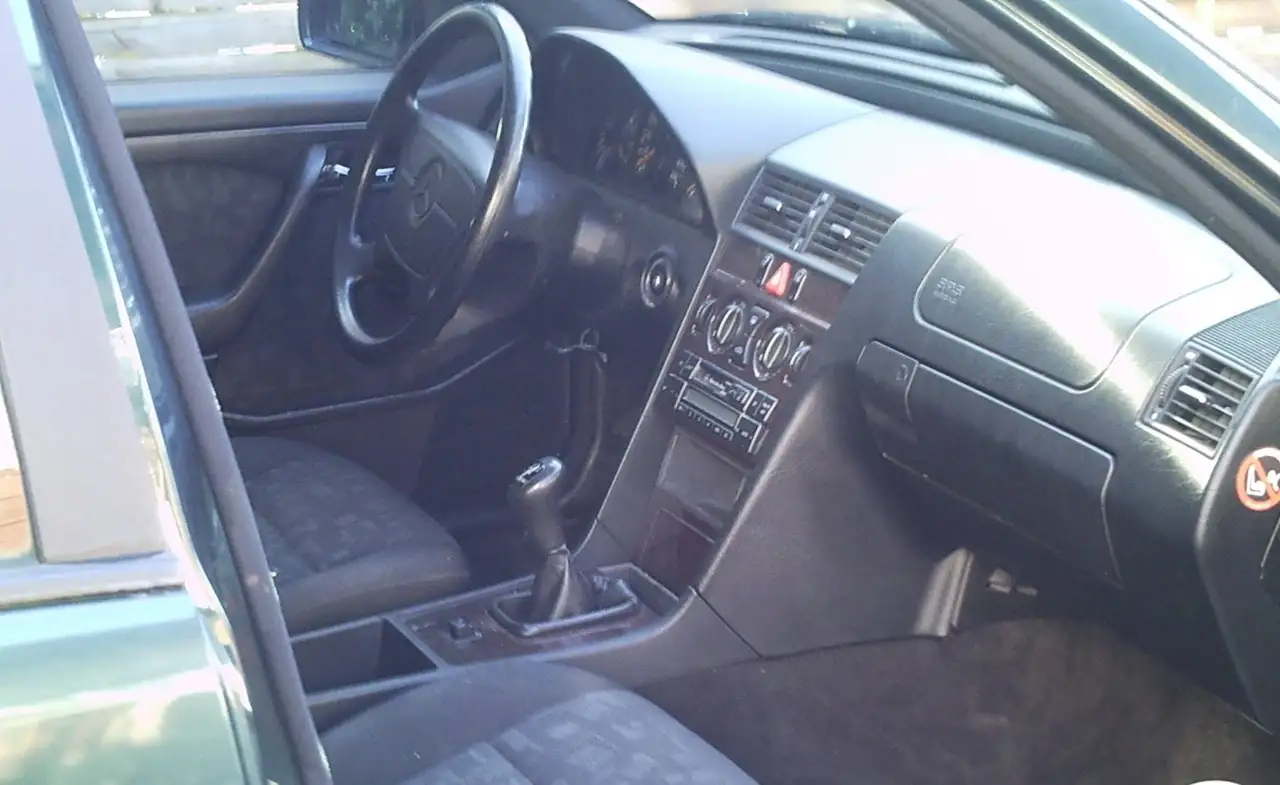 Mercedes-Benz 220 Classic, foto 6