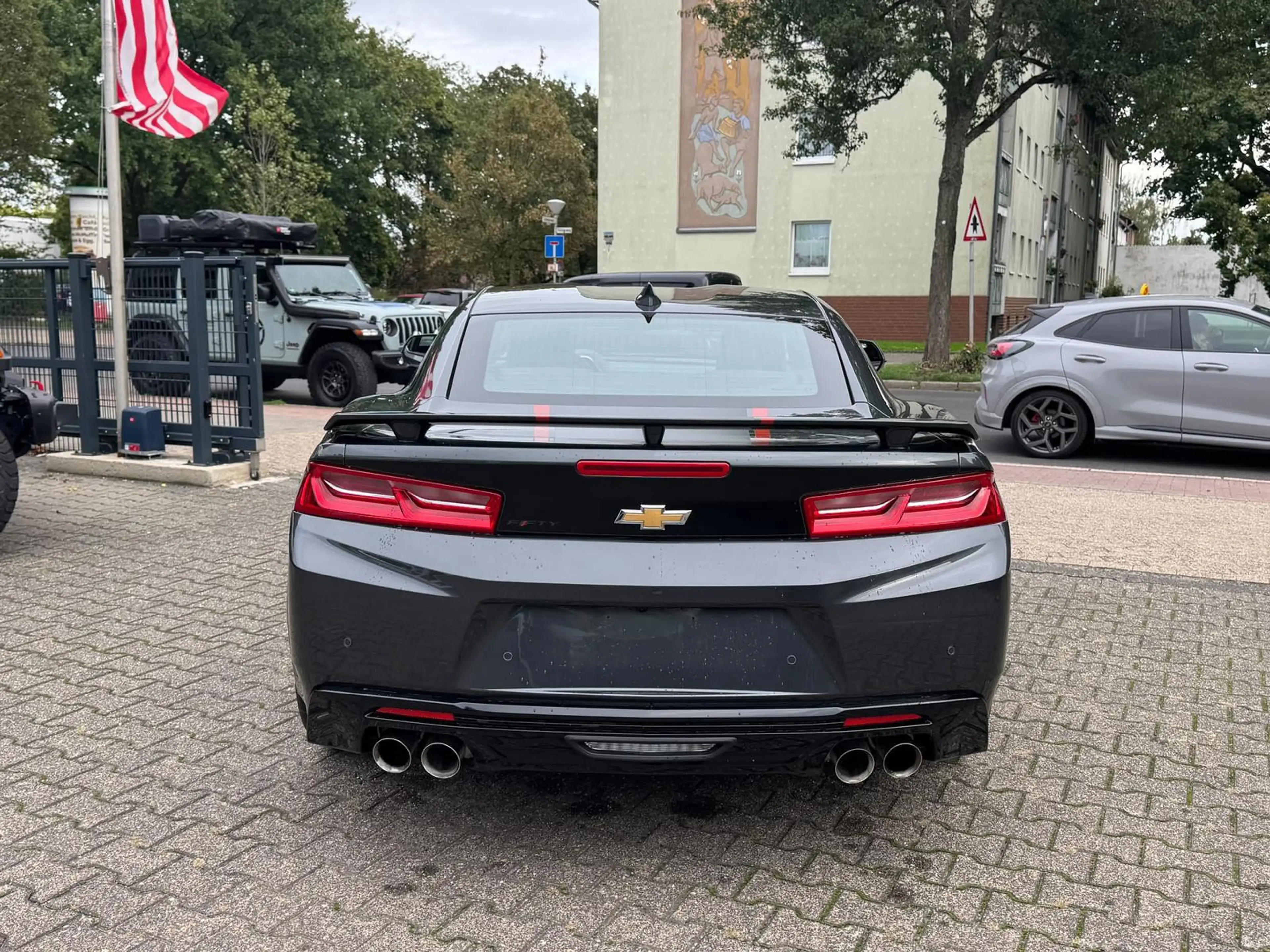 Chevrolet Camaro Coupé 6.2 V8 50th Anniversary Edition — photo 7