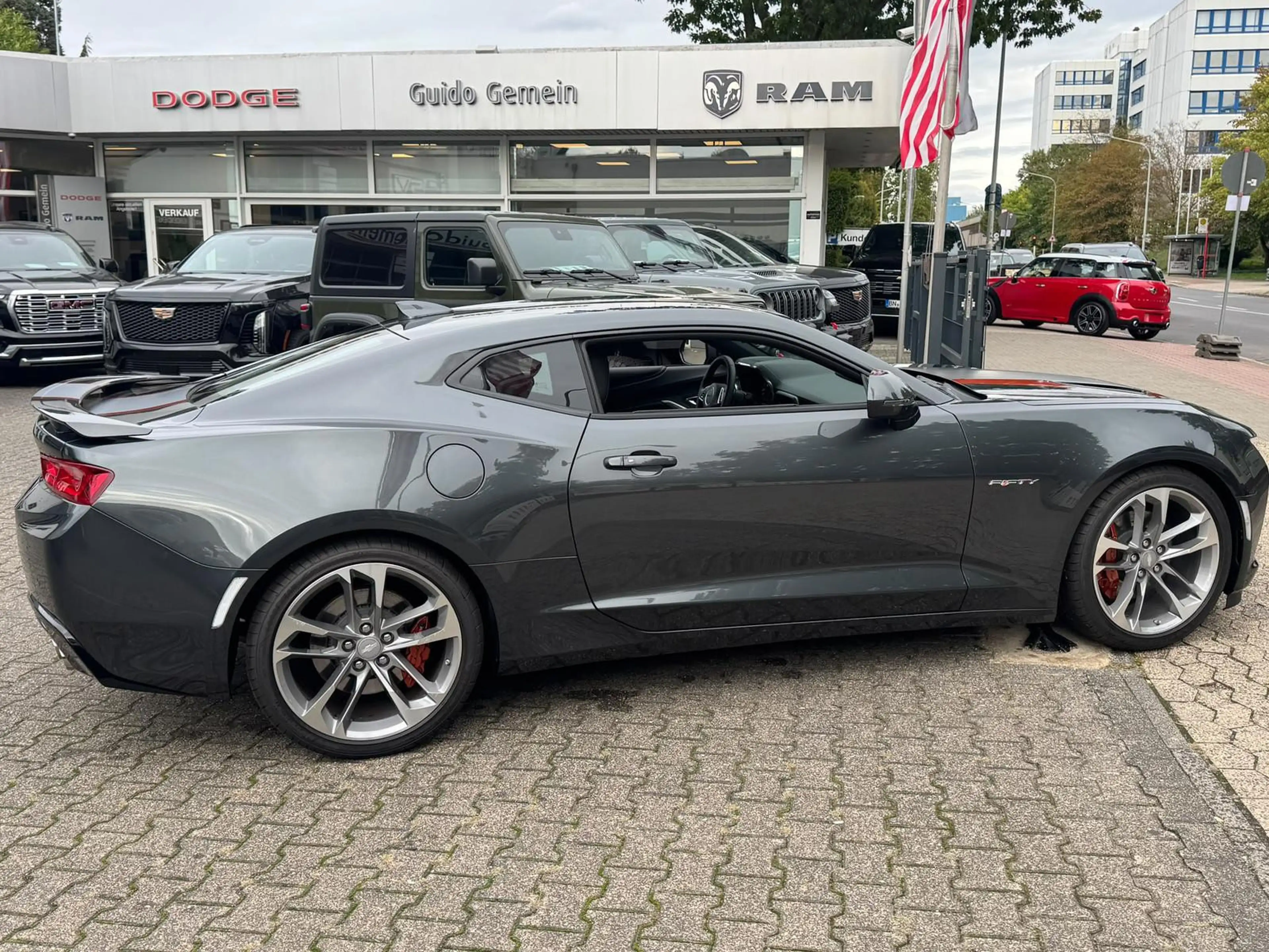 Chevrolet Camaro Coupé 6.2 V8 50th Anniversary Edition — photo 4