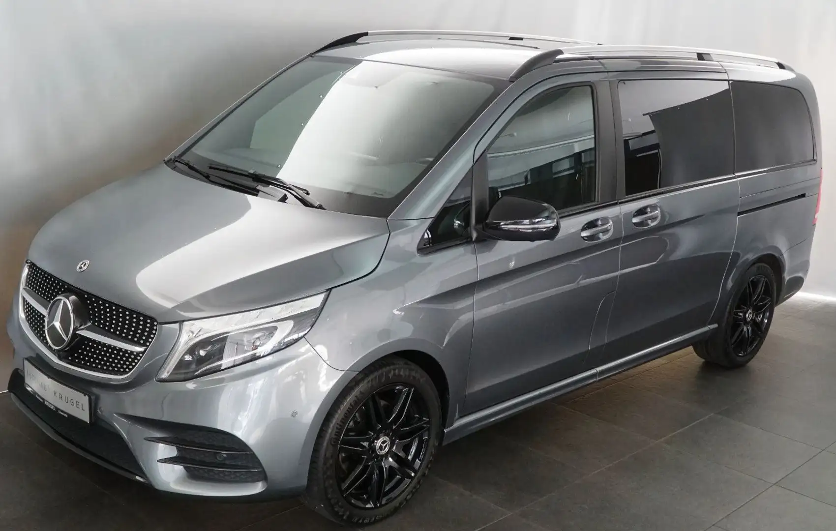 Mercedes-Benz V 300 AMG Sport Avantgarde Panoramadach Gris - 2
