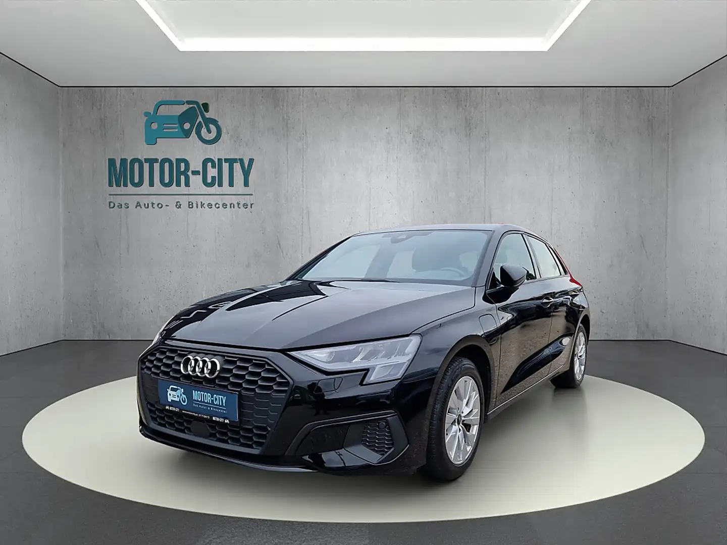 Audi A3 SB 40 TFSI e S-line S-tronic Schwarz - 1