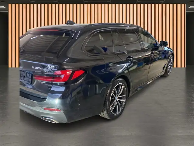 BMW 5 Series view 5