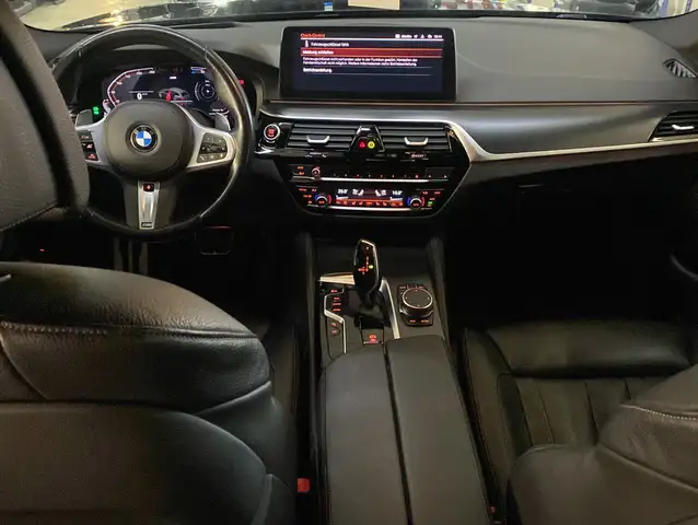 BMW 5 Series view 12
