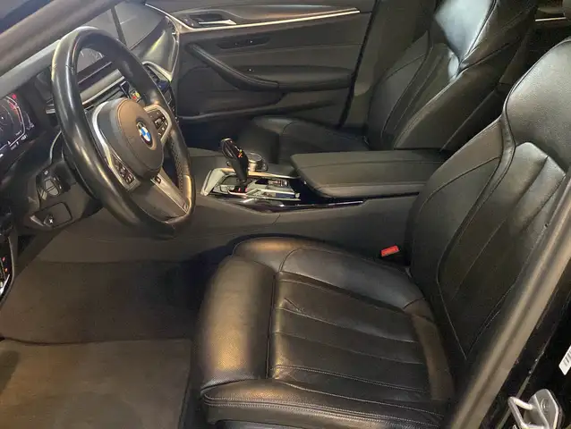 BMW 5 Series view 3