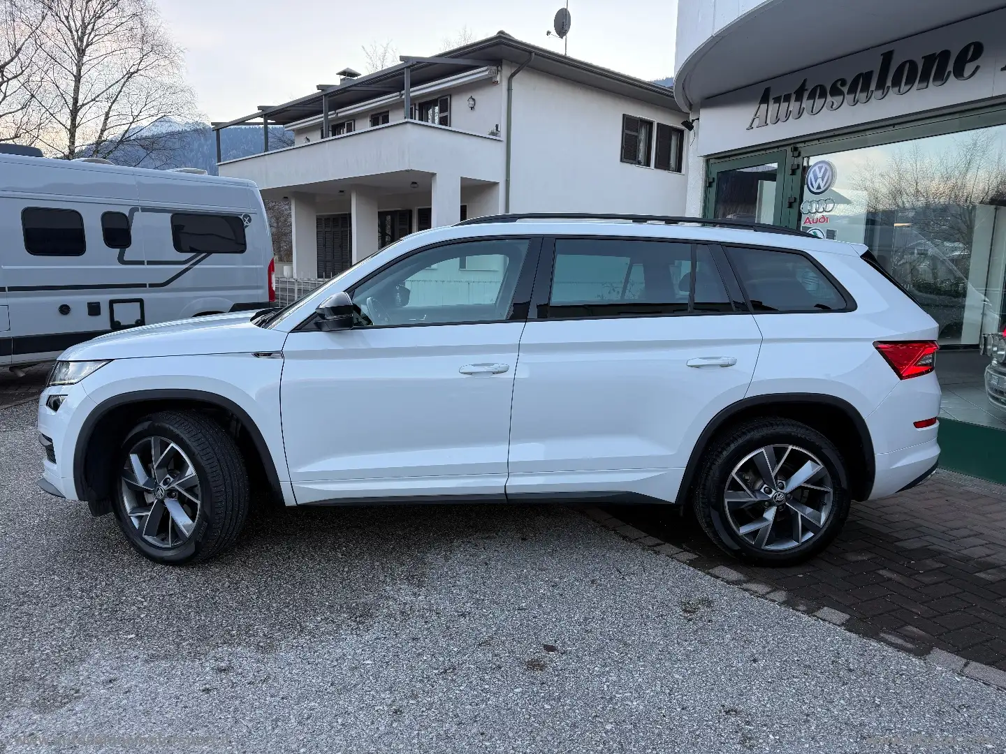 Skoda Kodiaq 2.0 TDI EVO SCR 4x4 DSG SportLine GANCIO DI TRAINO Blanc - 2