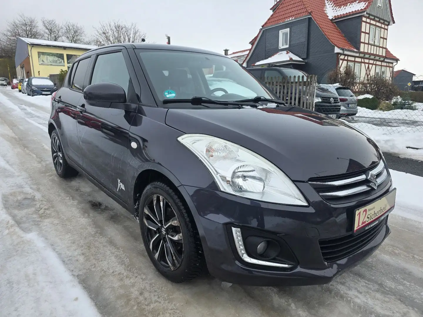 Suzuki Swift X-TRA Klima SHZ Tempo USB TÜV HU NEU Schwarz - 1
