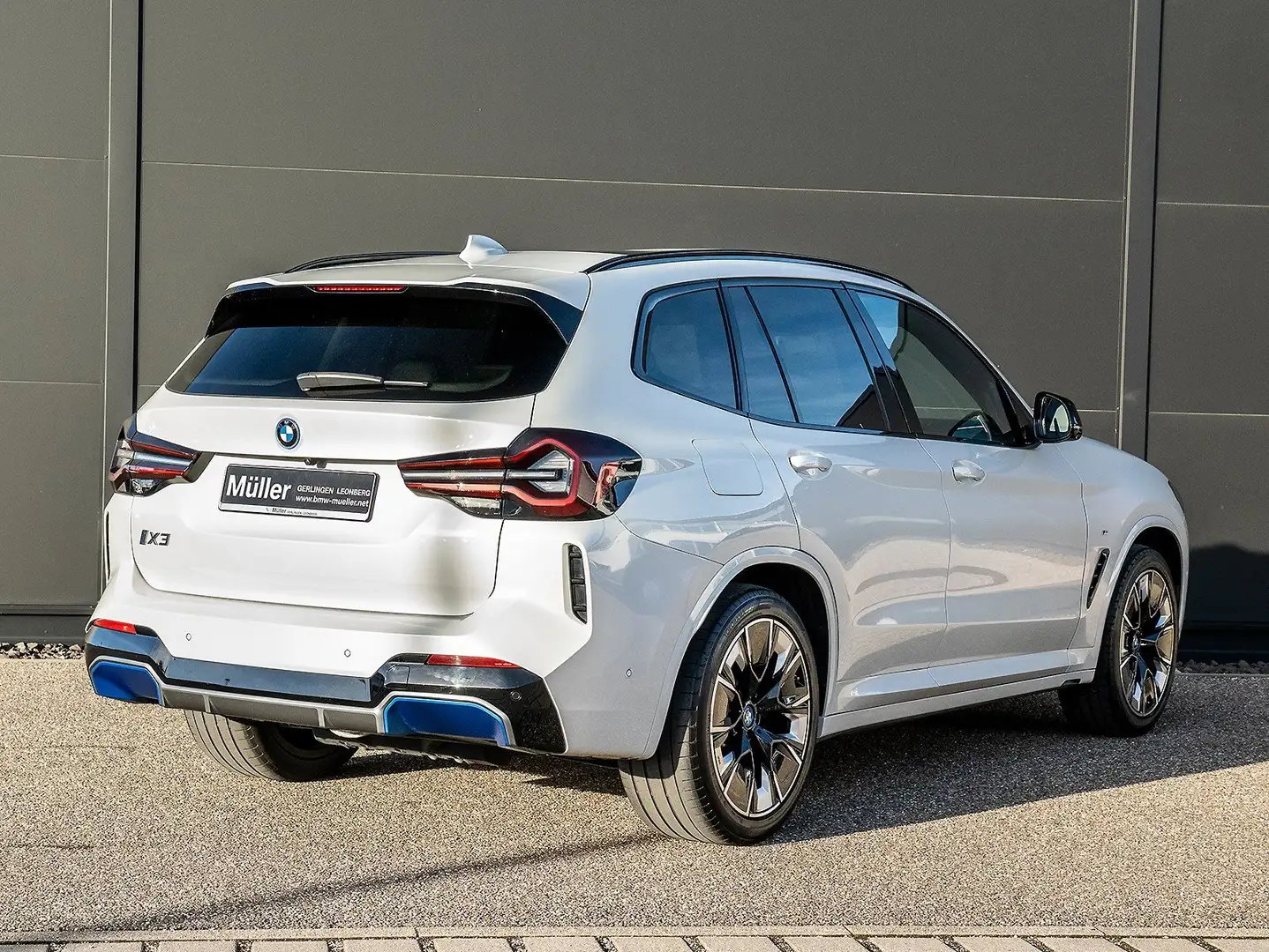 BMW iX3 M-Sportpaket HUD 360° Kamera ACC AHK Weiß - 2