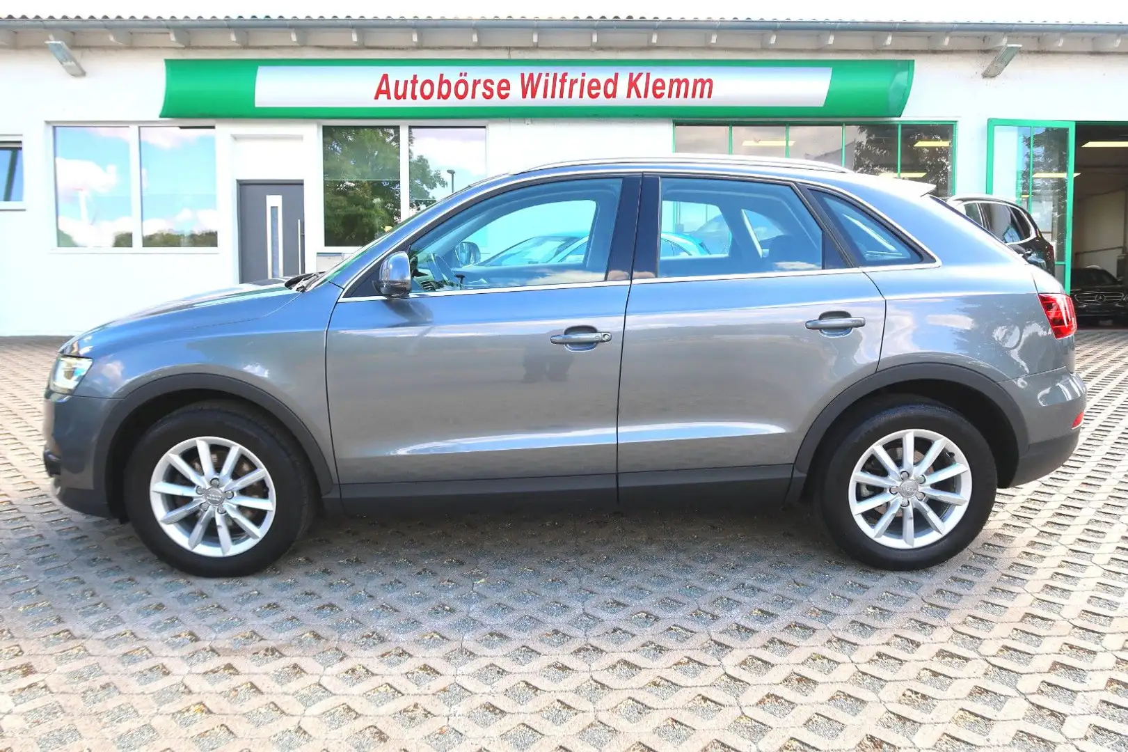 Audi Q3 TDI Stronicquattro"AHK"Xenon"Alu"Klimatr"Schh Grau - 1