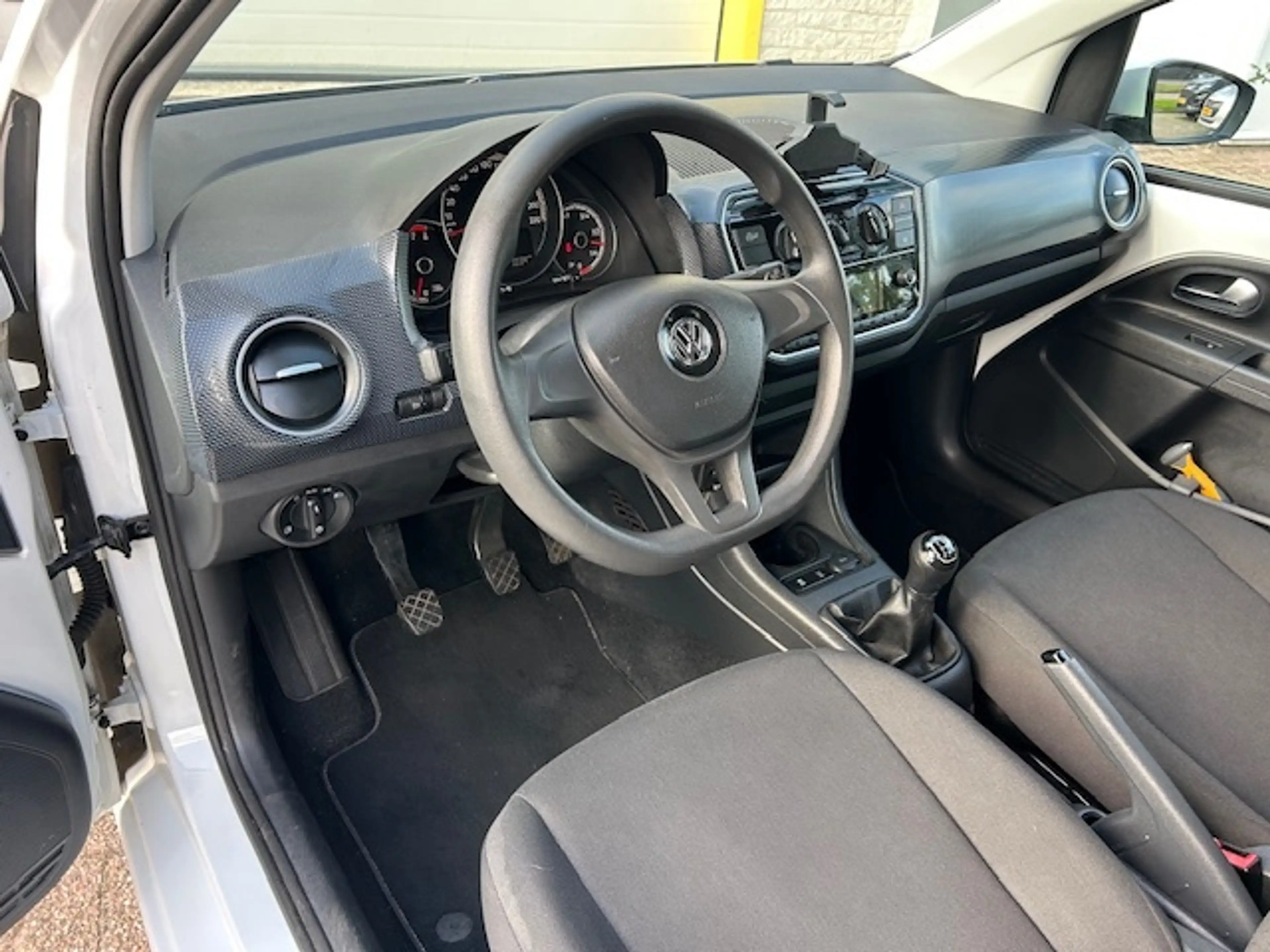 Volkswagen up! 1.0 BMT move up! AIRCO DAB NAP! — photo 14