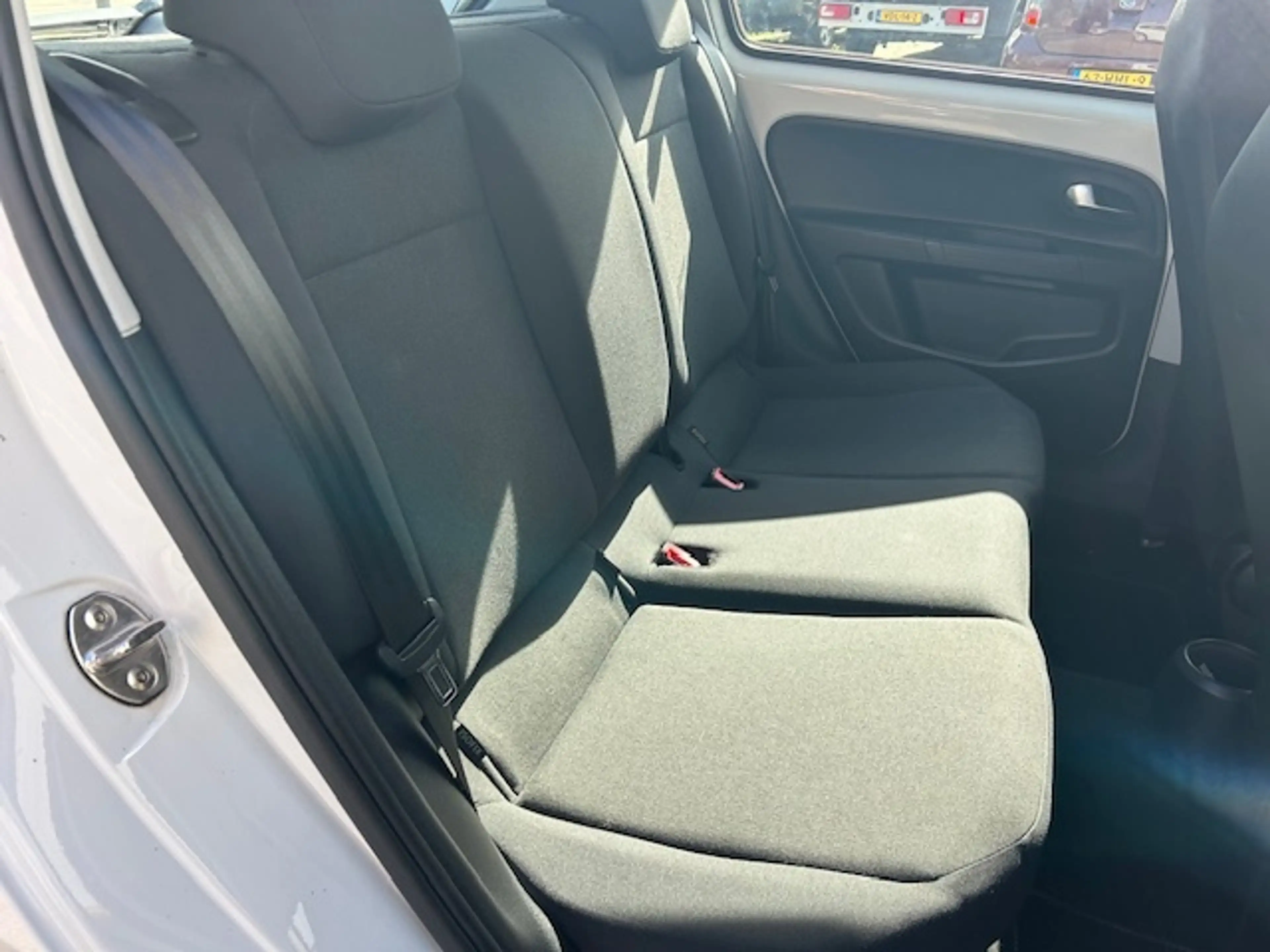 Volkswagen up! 1.0 BMT move up! AIRCO DAB NAP! — photo 23