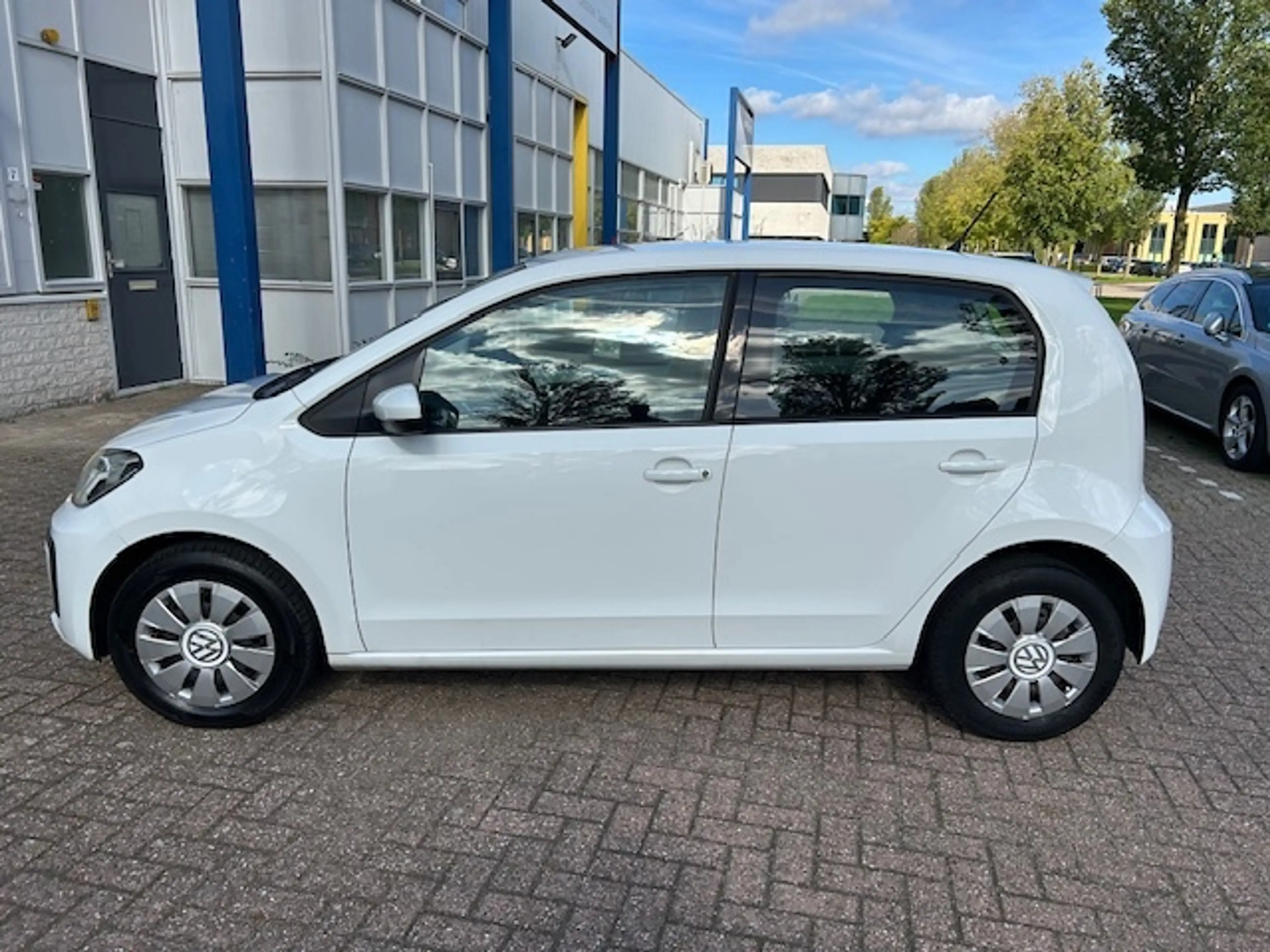 Volkswagen up! 1.0 BMT move up! AIRCO DAB NAP! — photo 6