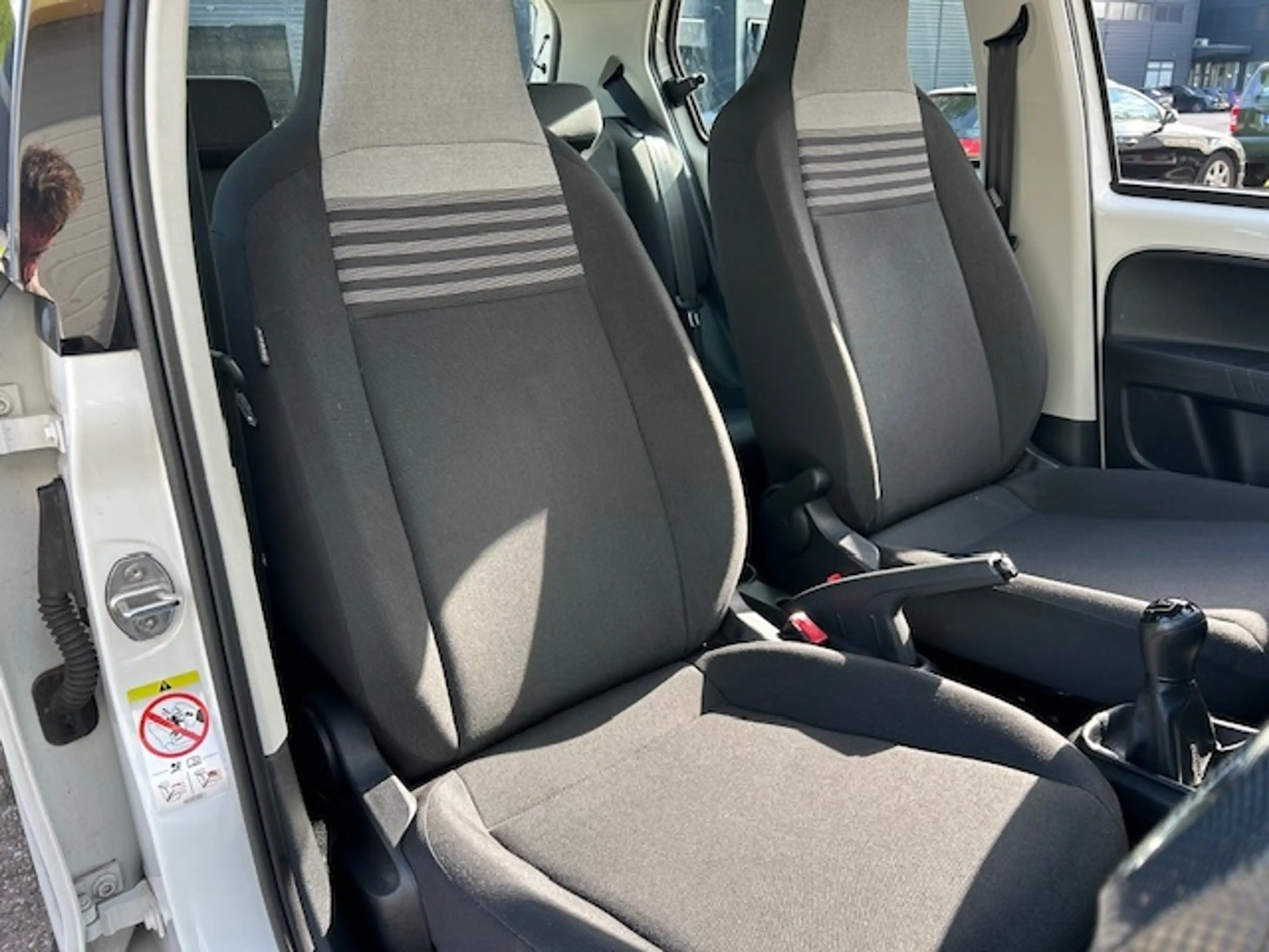 Volkswagen up! 1.0 BMT move up! AIRCO DAB NAP! — photo 16