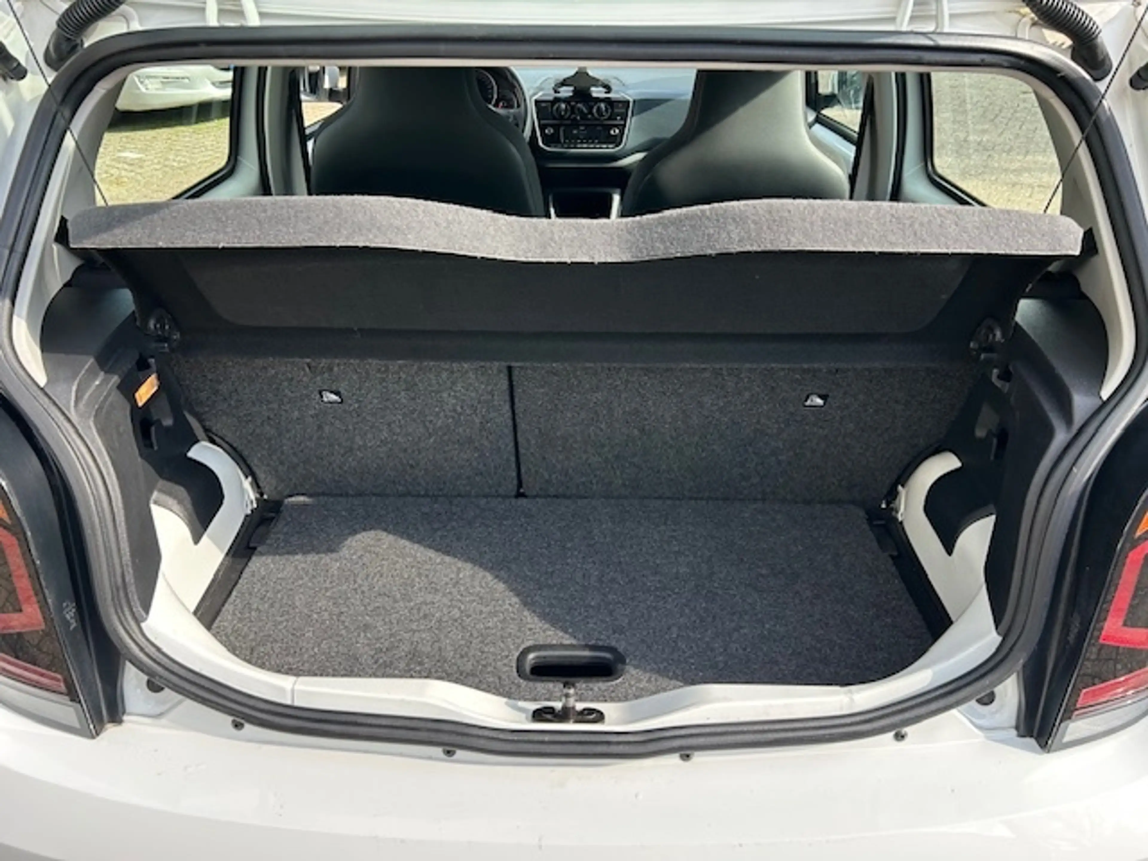 Volkswagen up! 1.0 BMT move up! AIRCO DAB NAP! — photo 9