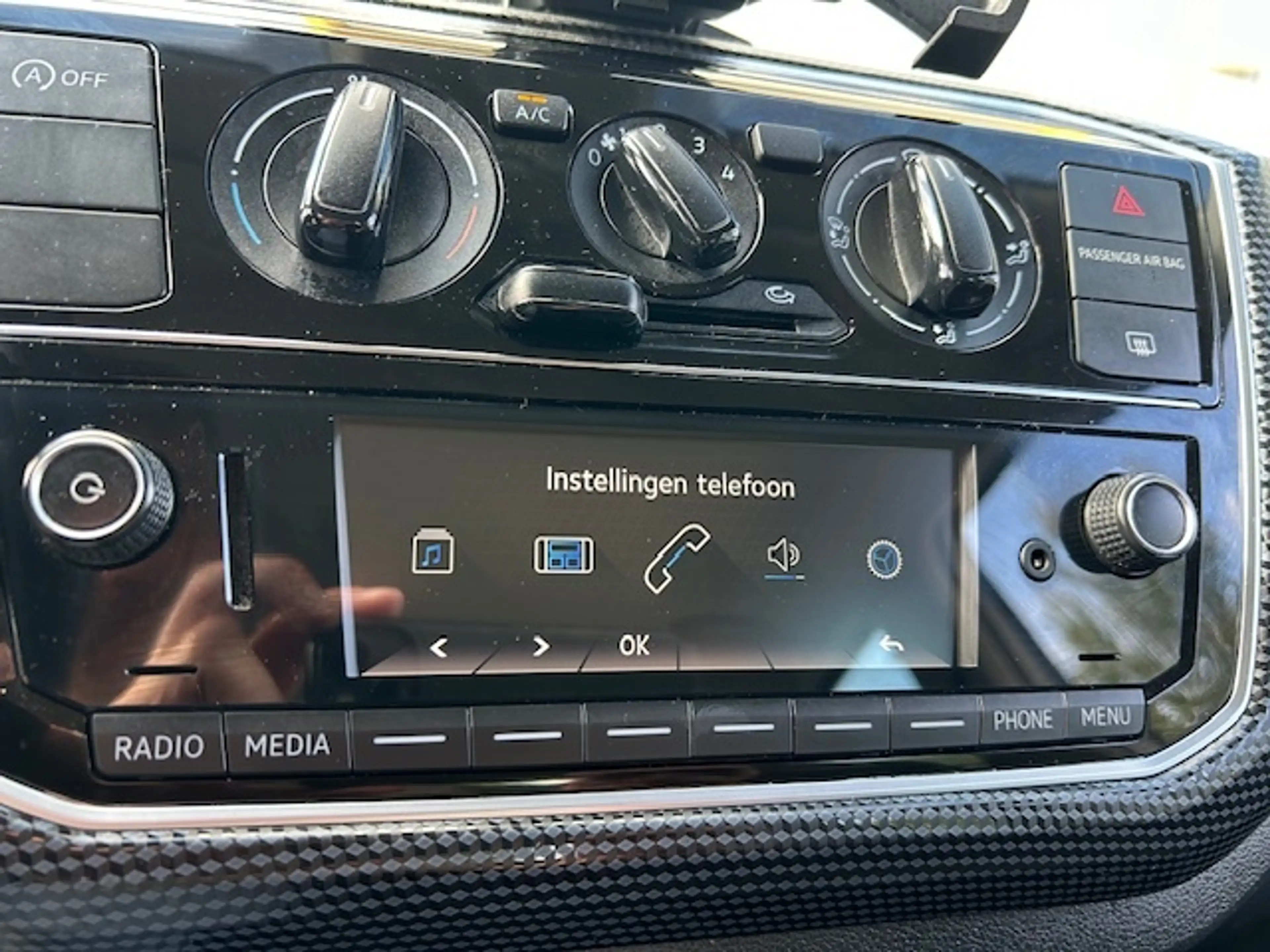Volkswagen up! 1.0 BMT move up! AIRCO DAB NAP! — photo 19