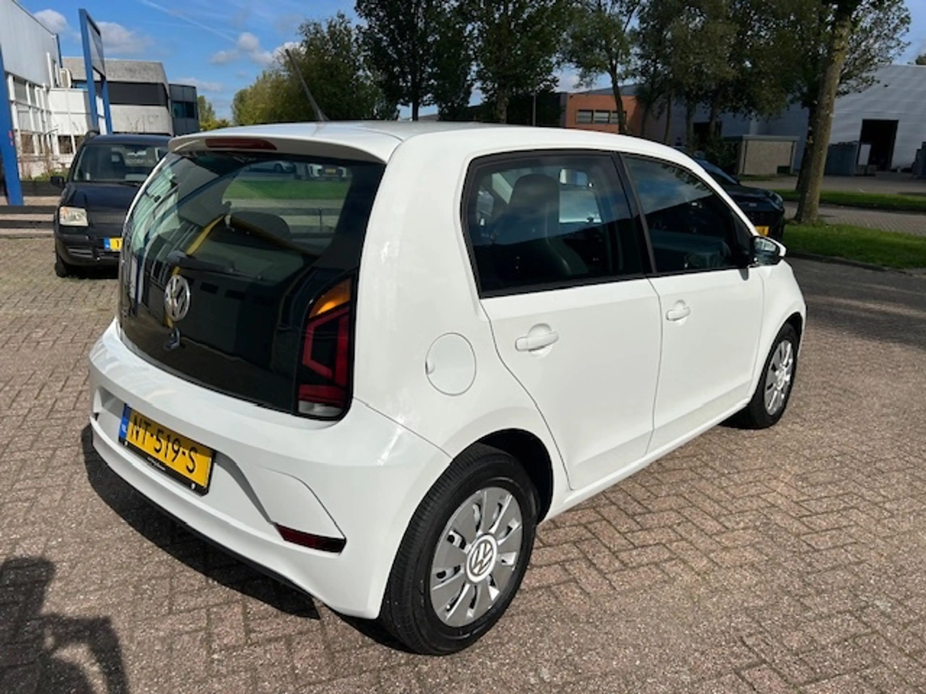 Volkswagen up! 1.0 BMT move up! AIRCO DAB NAP! — photo 5