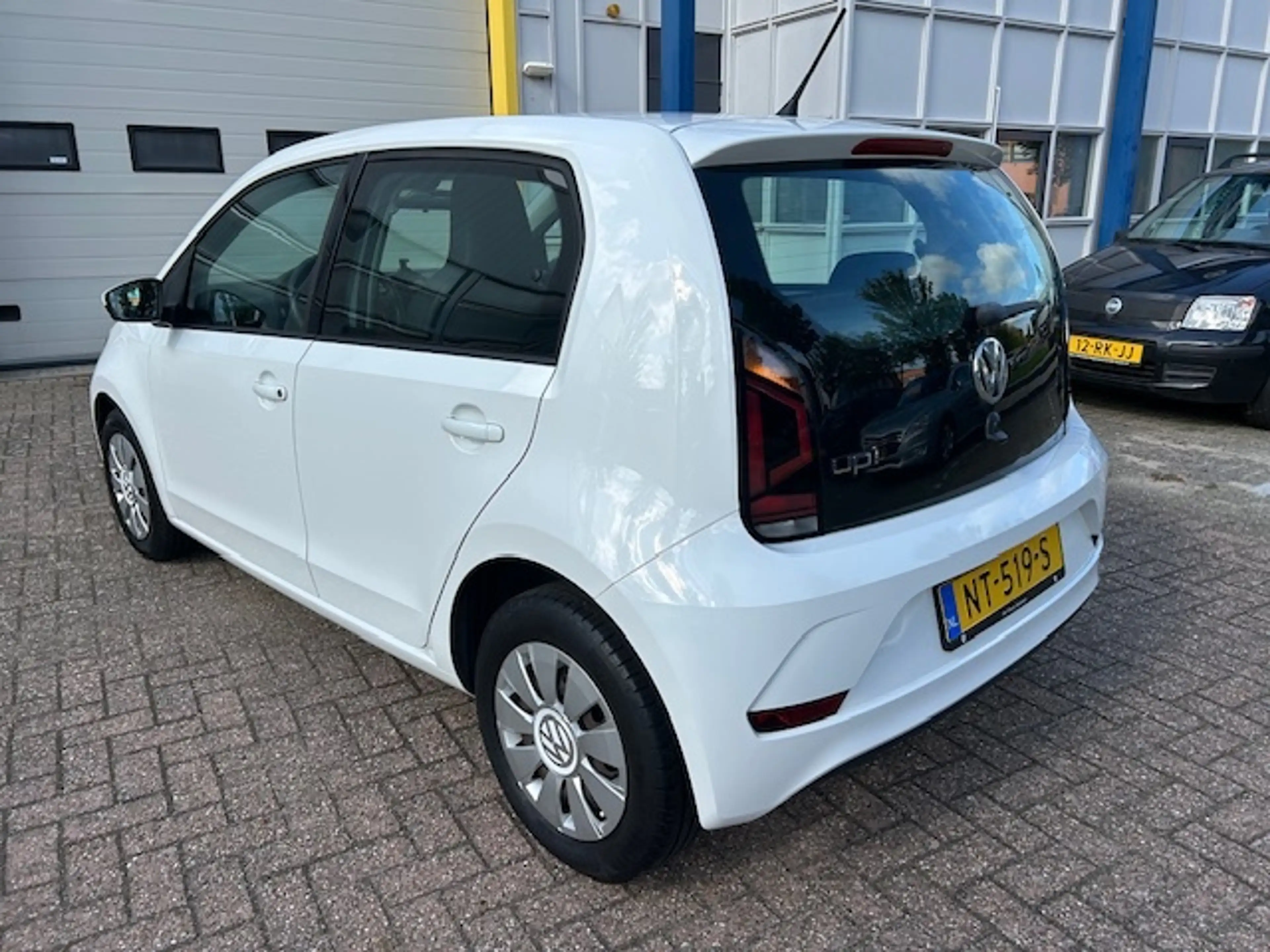 Volkswagen up! 1.0 BMT move up! AIRCO DAB NAP! — photo 4