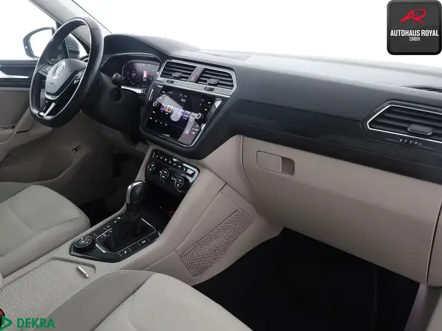 Volkswagen Tiguan Allspace view 11