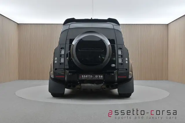 Land Rover Defender view 3