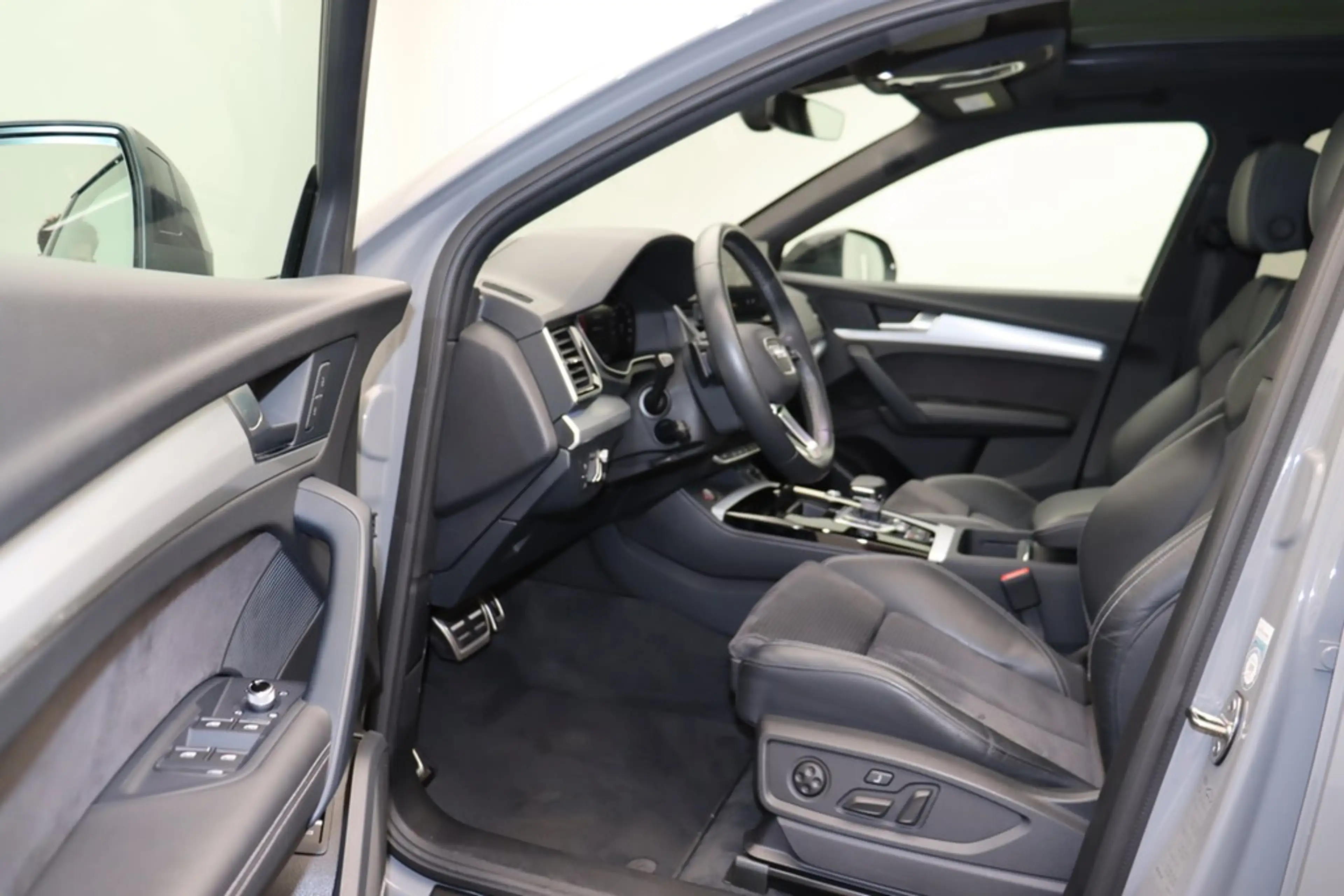 Audi SQ5 3.0 TDI quattro . LED Navi ACC HuD Pano AHK — photo 8