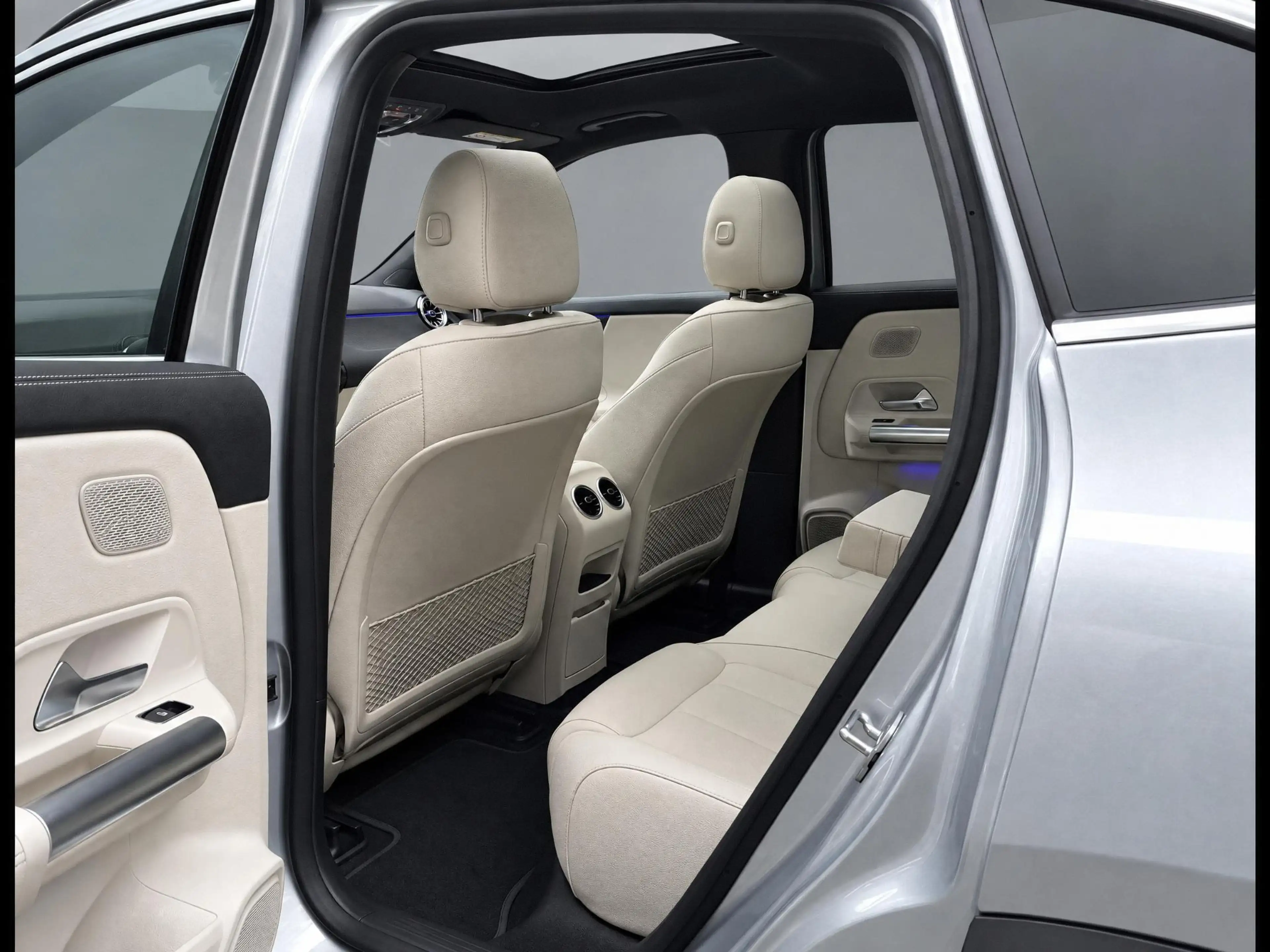 Mercedes-Benz EQA 250 250+ Luxury Line | Panoramadak | Trekhaak | Beige — photo 15