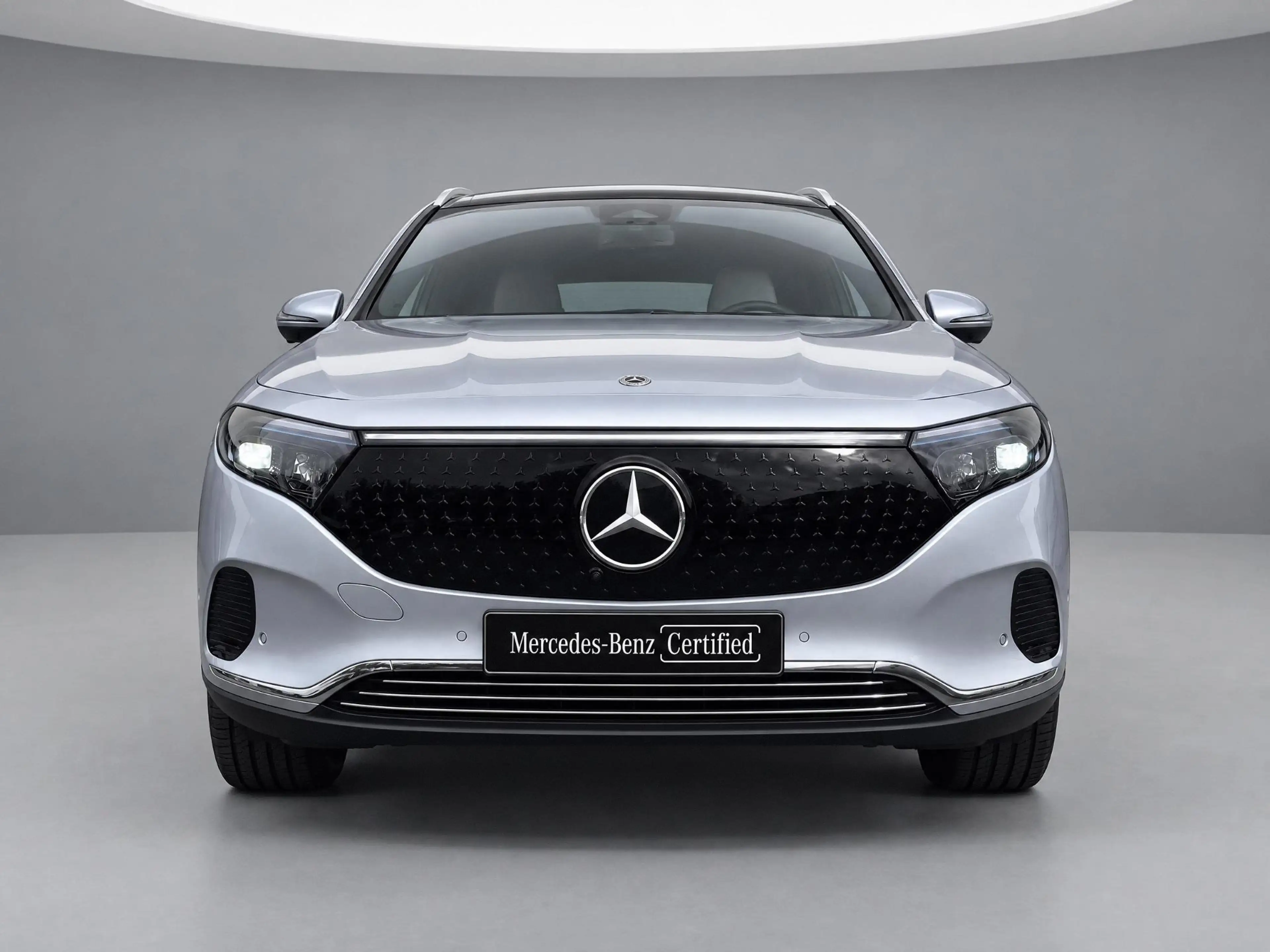 Mercedes-Benz EQA 250 250+ Luxury Line | Panoramadak | Trekhaak | Beige — photo 4