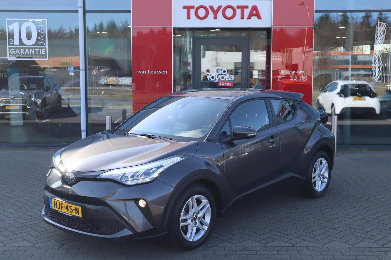 Toyota C-HR 1.8 HYBRID AD-CRUISE CAMERA LM-VELGEN NAVI STOELVE Grijs - 1