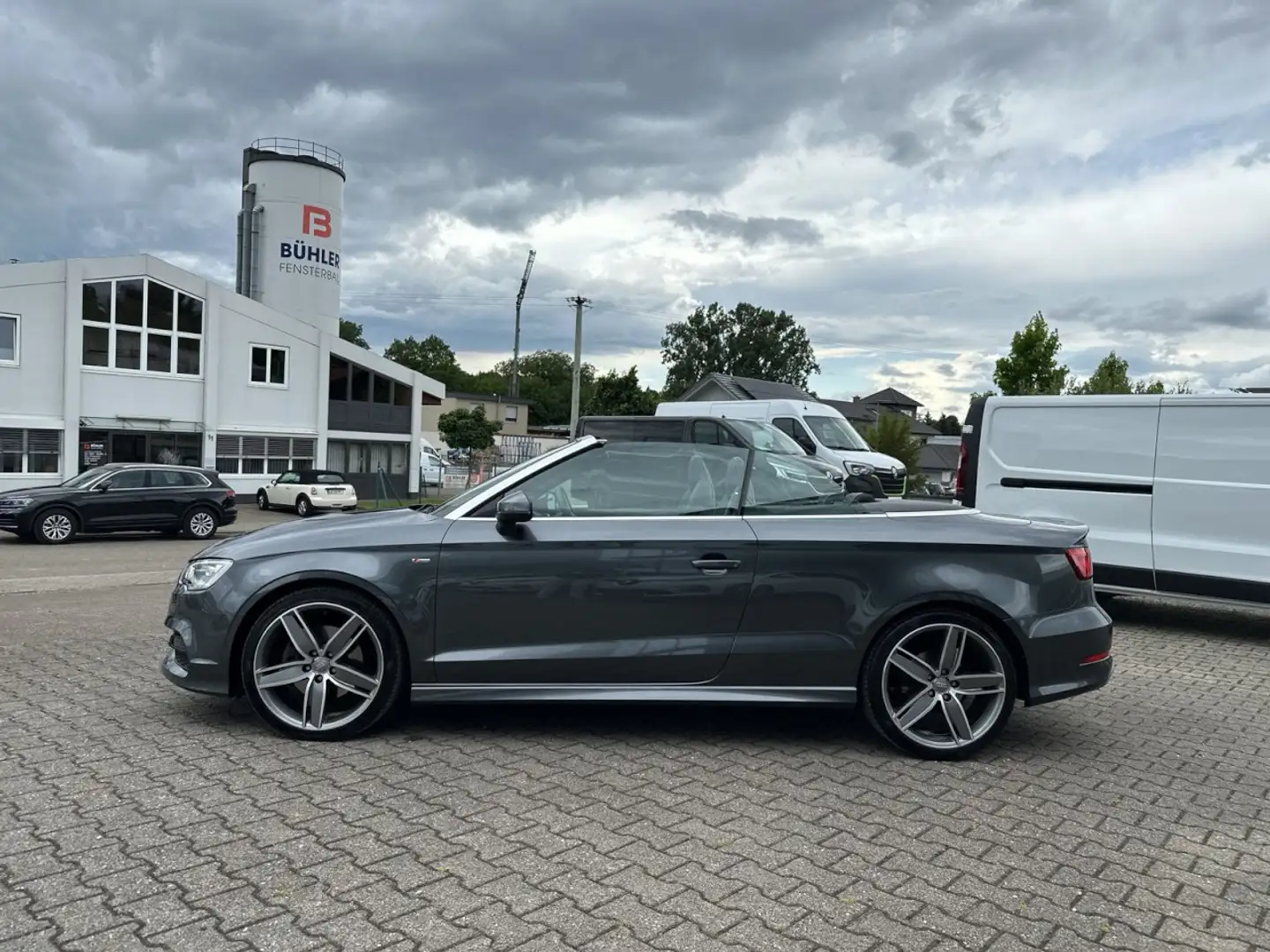 Audi A3 Cabriolet quattro S line Sportpaket Klima Xenon Grau - 2