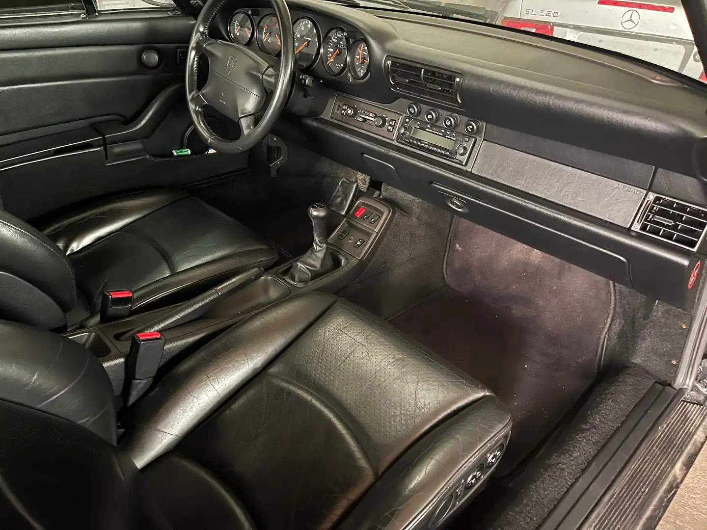 Porsche 993 911 Carrera Cabrio Siyah - 1