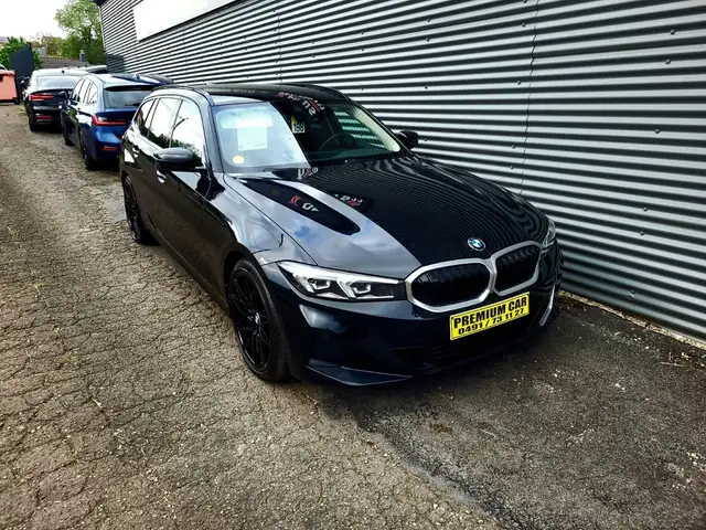 BMW 3 Series view 5