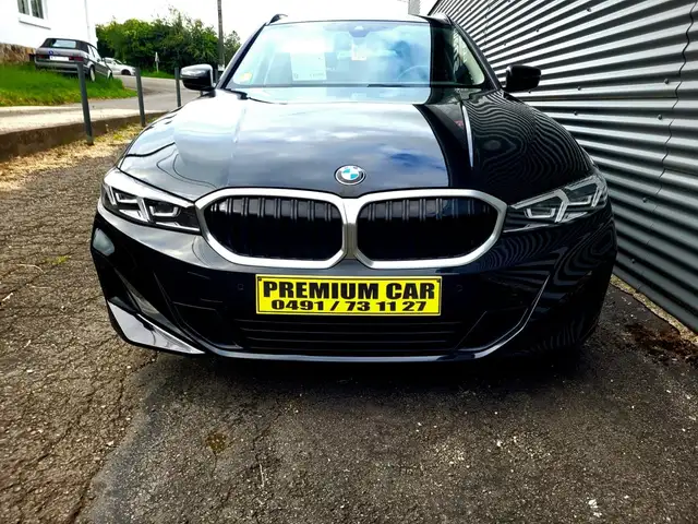 BMW 3 Series view 4