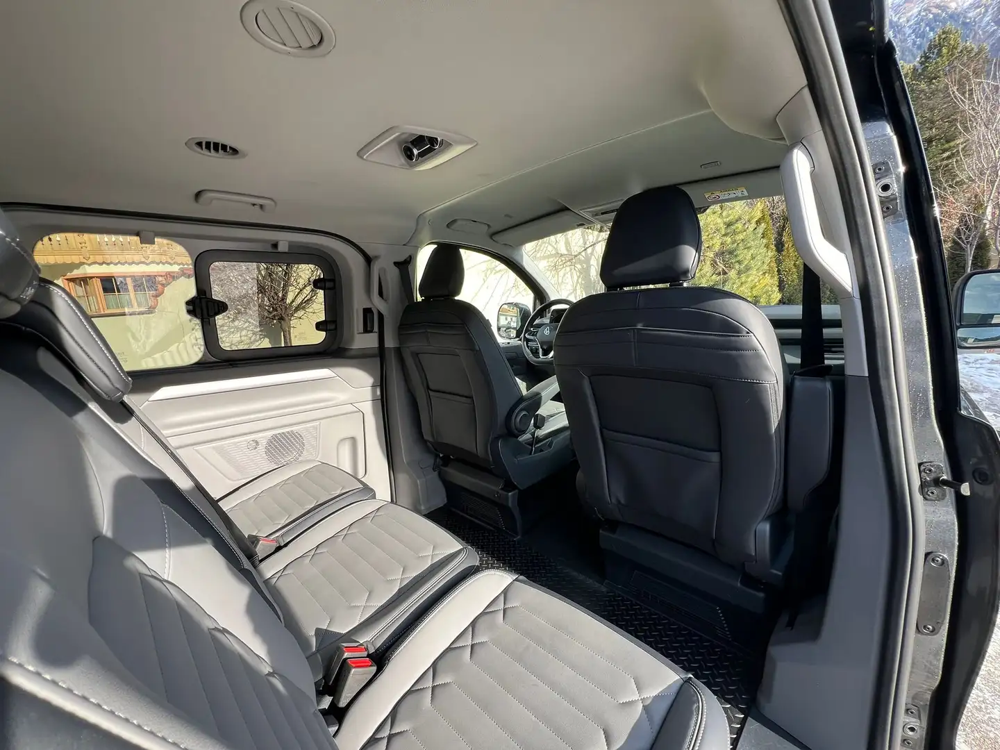 Volkswagen T7 Caravelle Caravelle LR LangTDI Style 4motion AHK ACC Standh. Grau - 2