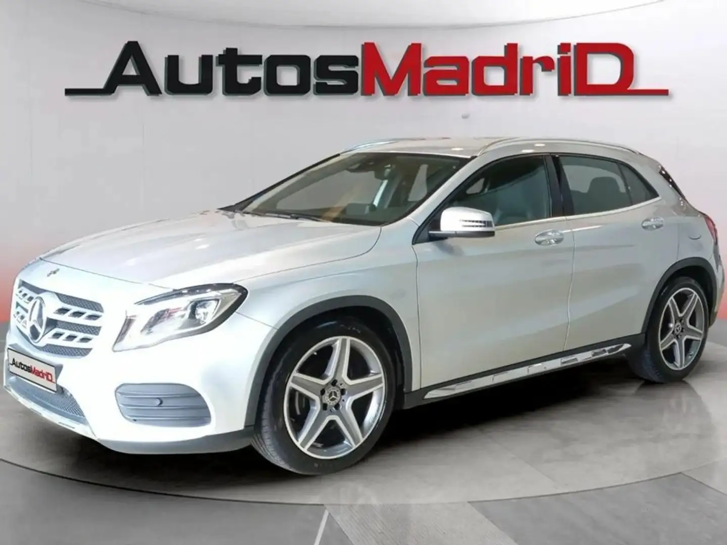 Mercedes-Benz GLA 200 d Gris - 2